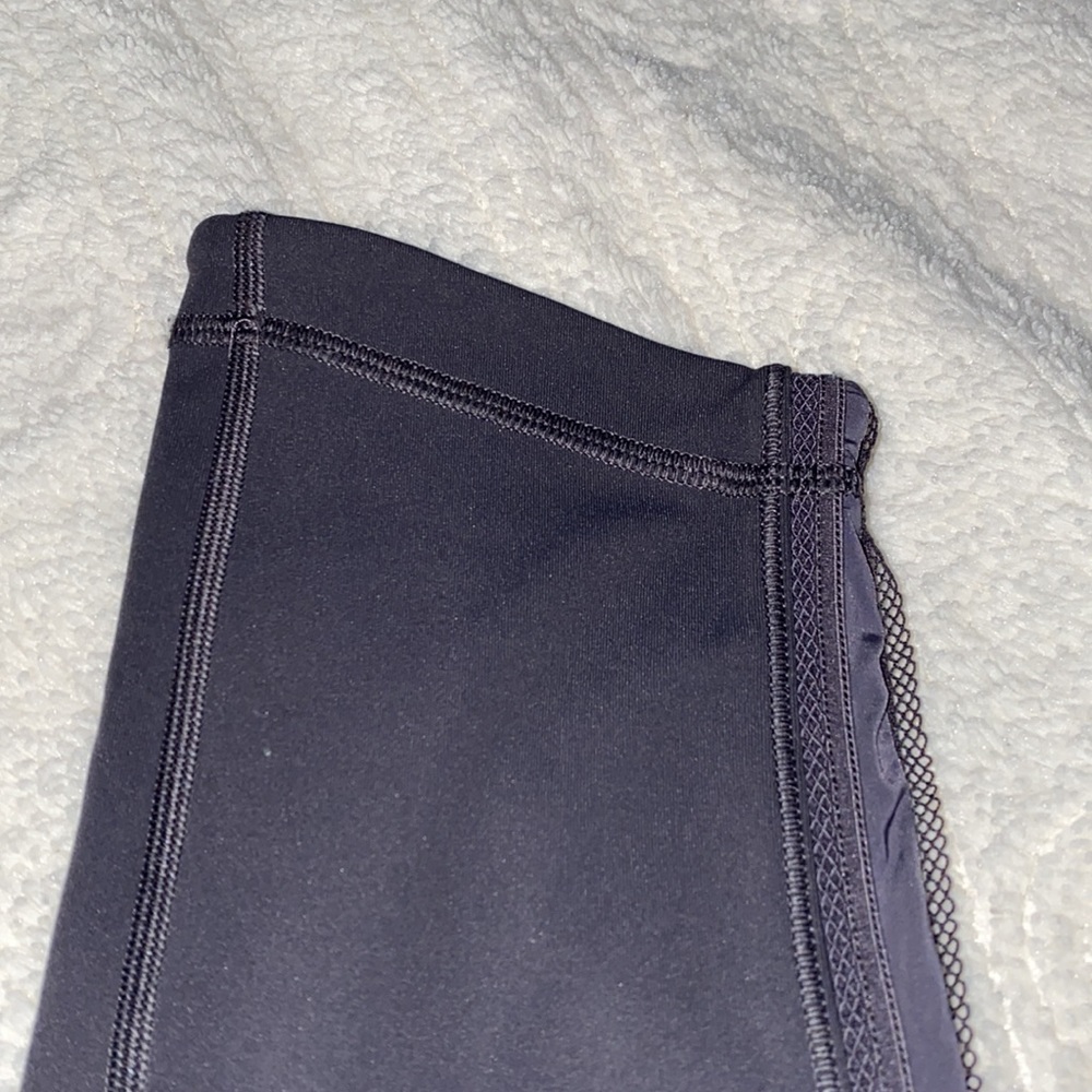 Lululemon Charcoal Gray Align Leggings! Size 4 Nulu Fabric - Picture 4 of 4